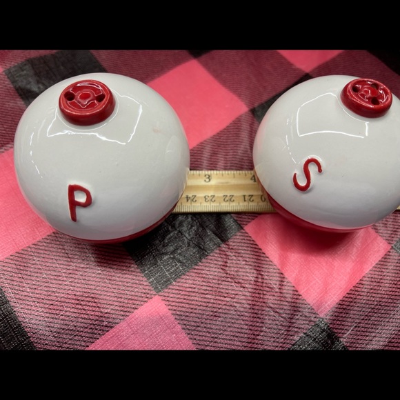 Salt and pepper shaker set - Picture 5 of 5